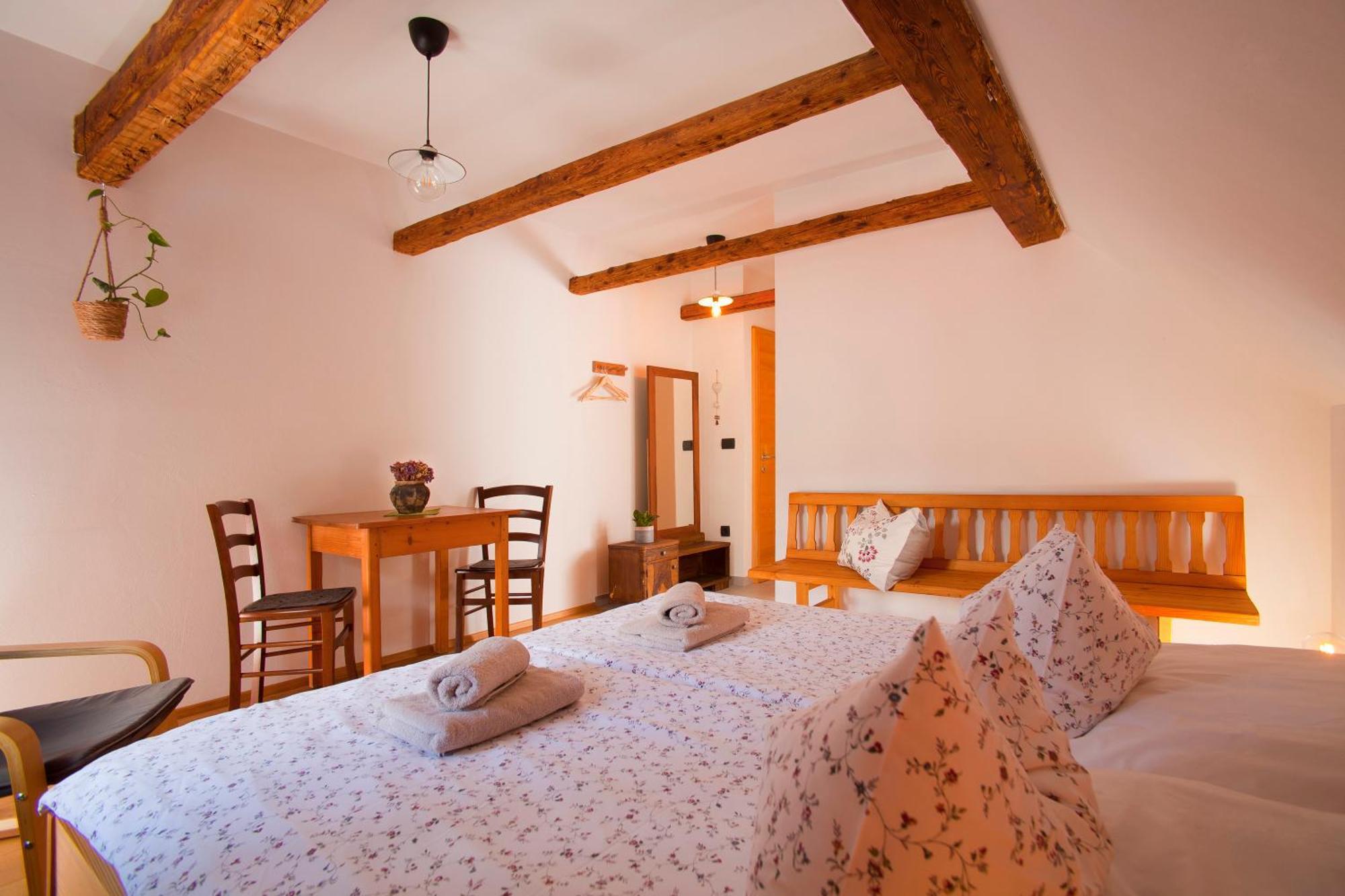 Juvanova Hous - Rooms Luče Esterno foto